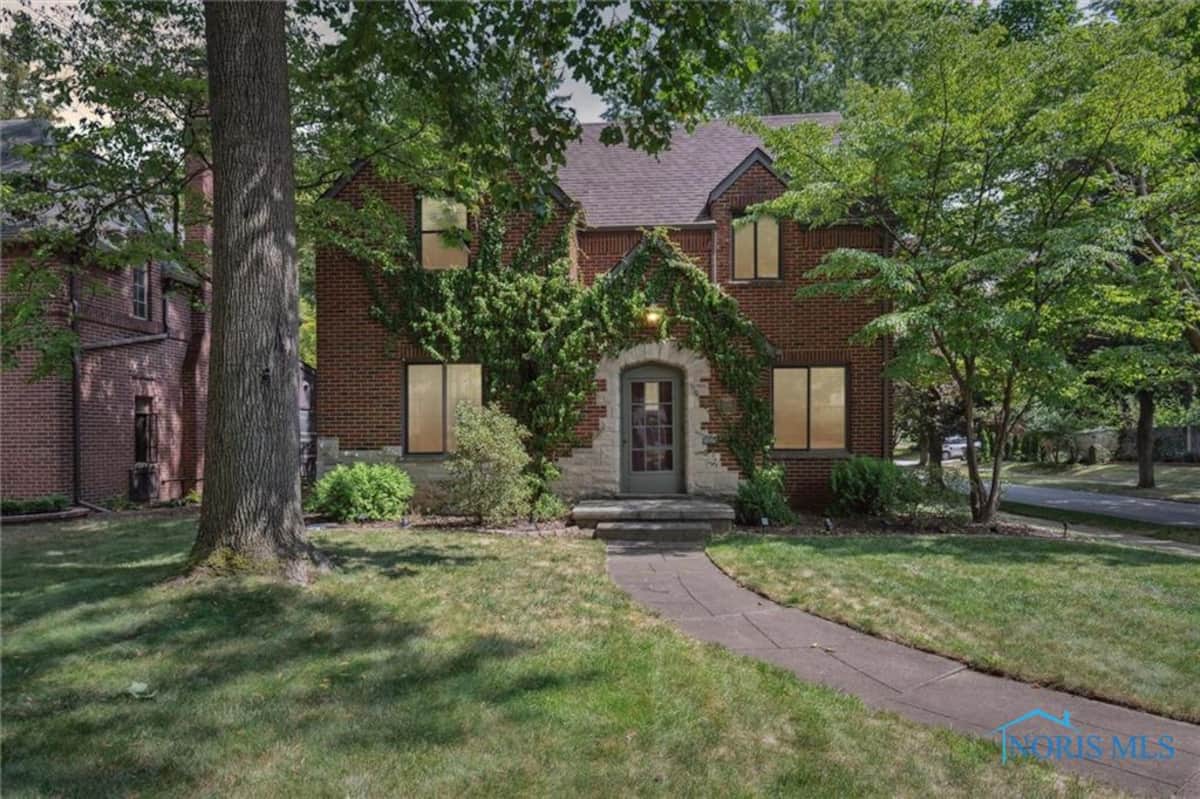 Barrington — Exterior