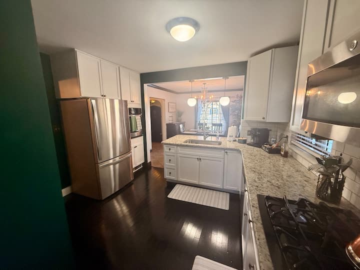 Barrington — Full kitchen