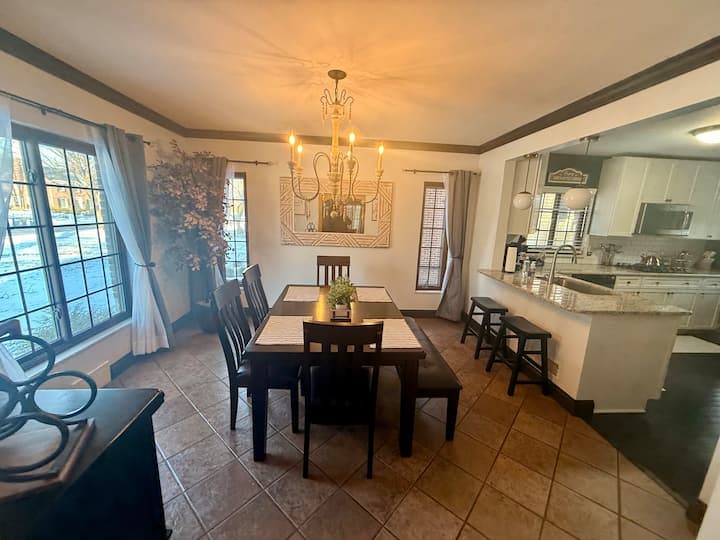 Barrington — Dining area