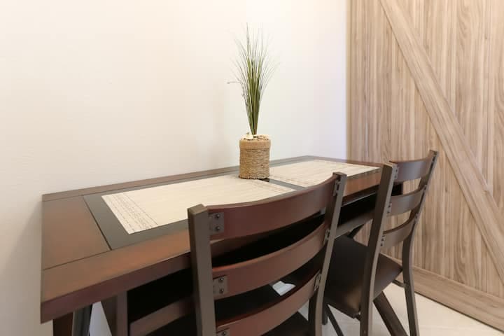 Hideaway — Dining area